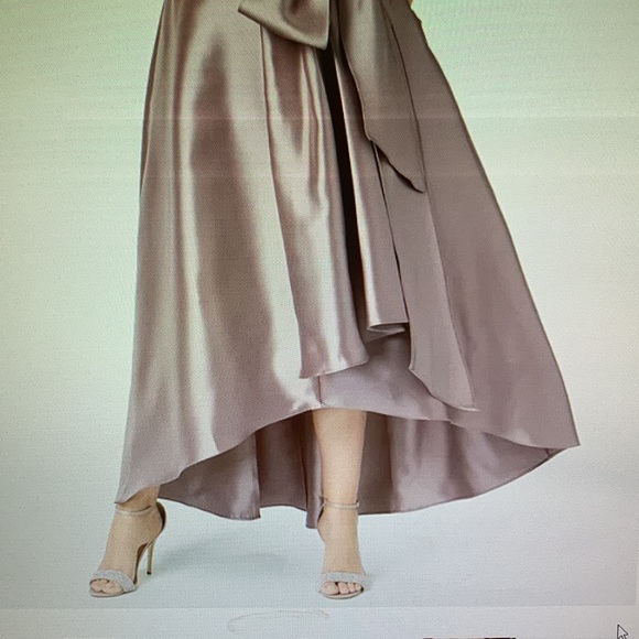 Mother of the Bride or Groom formal dress - Picture 3 of 5